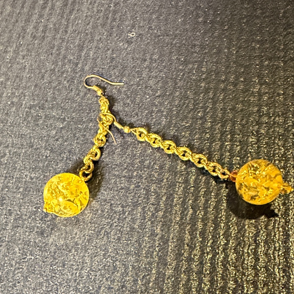 Elegant Gold Chain Drop Earrings - Picture 4 of 4